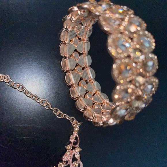 Rosegold jewelry bundle necklace , earrings , bracelet - Picture 4 of 4